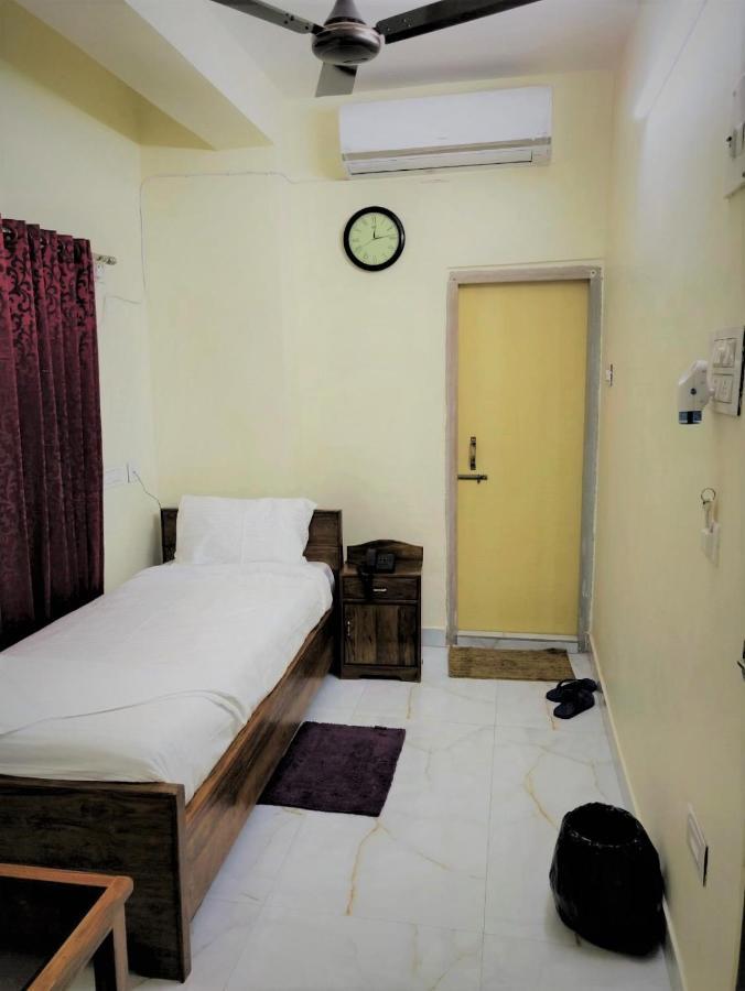 Rishika Guest House And Banquet Calcutá Exterior foto